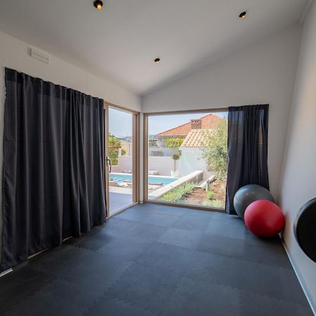 Brand New Villa Carmelita Exclusive With Free Smart Car ดูบรอฟนิก ภายนอก รูปภาพ