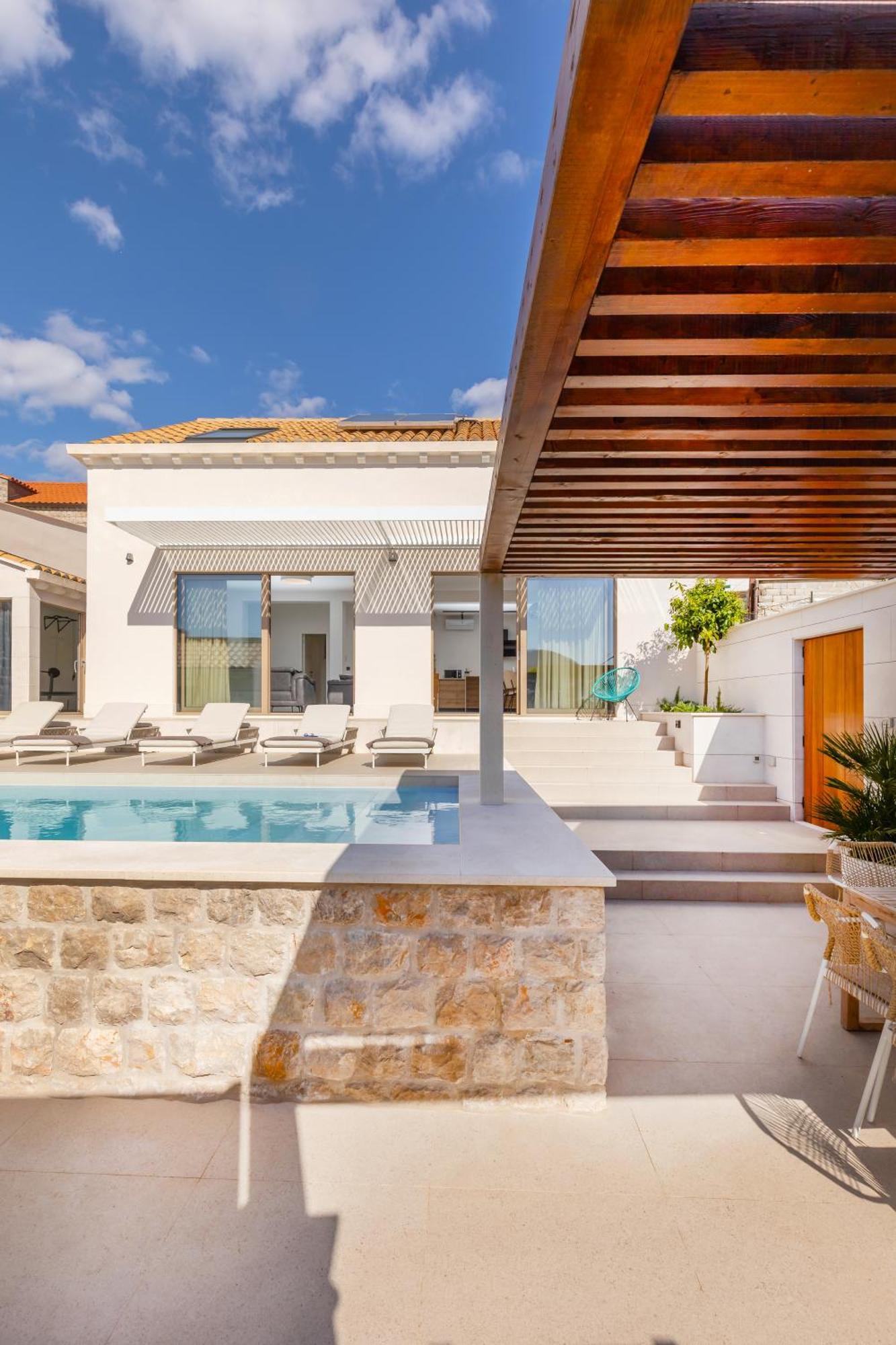 Brand New Villa Carmelita Exclusive With Free Smart Car ดูบรอฟนิก ภายนอก รูปภาพ